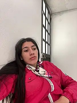 KiraKayLeiigh online show from July 8, 2026, 9:37 pm