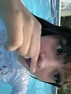 Snapshot of chlloe_larson chatting on July 5, 2026, 11:22 pm chlloe larson online show from July 5, 2026, 11:22 pm