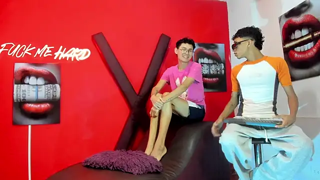 PRETTY LOVERS1 online show from July 12, 2026, 1:17 am