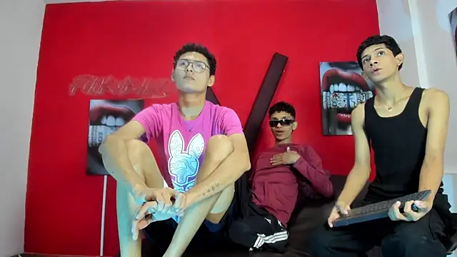 PRETTY LOVERS1 online show from July 9, 2026, 1:17 am
