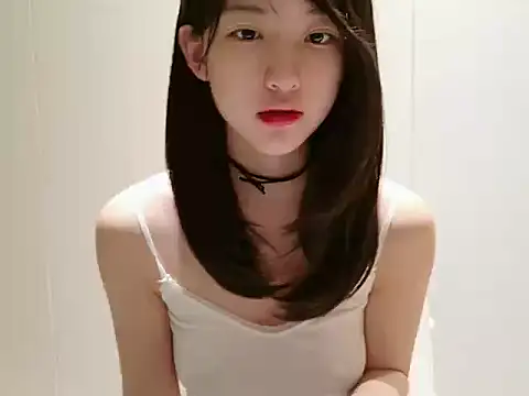 Snapshot of miumikkkki chatting on July 13, 2026, 12:15 pm miumikkkki online show from July 13, 2026, 12:15 pm