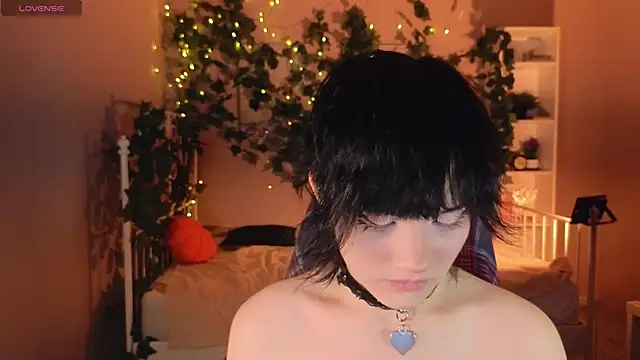 Snapshot of _Arlie_ chatting on July 9, 2026, 8:52 pm Arlie online show from July 9, 2026, 8:52 pm