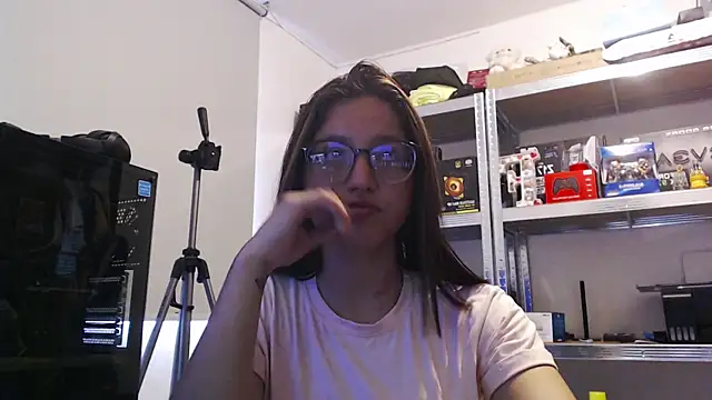 Snapshot of Luna_sweetie_ chatting on July 9, 2026, 1:10 pm Luna sweetie online show from July 9, 2026, 1:10 pm