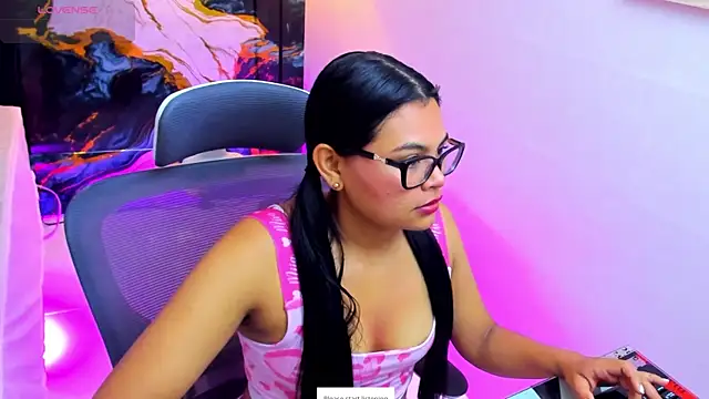 Snapshot of SofiaaReed chatting on July 14, 2026, 11:27 am SofiaaReed online show from July 14, 2026, 11:27 am