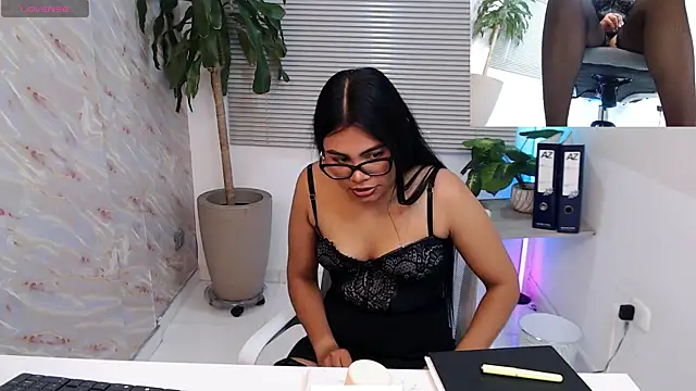 Snapshot of SofiaaReed chatting on July 11, 2026, 11:21 am SofiaaReed online show from July 11, 2026, 11:21 am