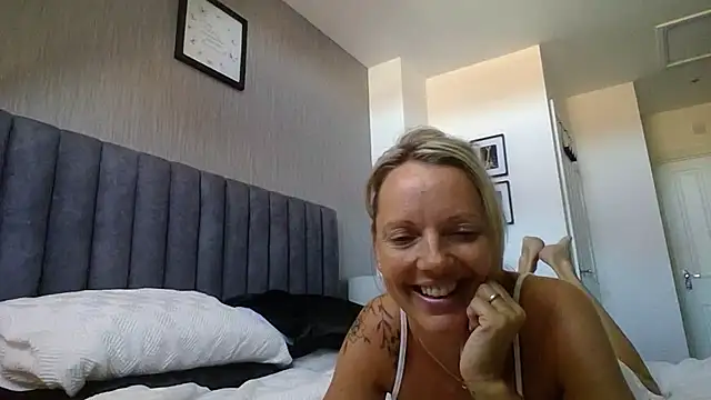 SexpotPolly online show from July 11, 2026, 8:47 am