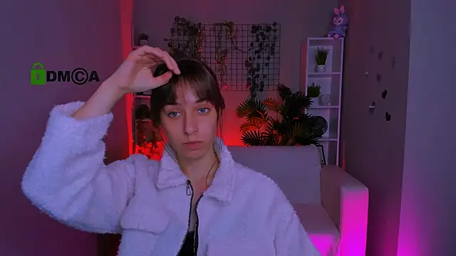 Snapshot of elodie_crystal chatting on July 23, 2026, 9:17 am elodie crystal online show from July 23, 2026, 9:17 am