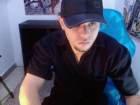 Snapshot of Brian_Hunt chatting on July 10, 2026, 12:16 pm Brian Hunt online show from July 10, 2026, 12:16 pm