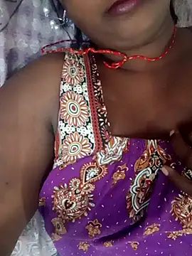 Snapshot of Mnisha6619 chatting on July 10, 2026, 5:40 am Mnisha6619 online show from July 10, 2026, 5:40 am