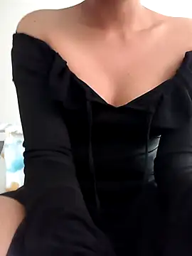 Snapshot of maya_hu chatting on July 9, 2026, 10:15 am maya hu online show from July 9, 2026, 10:15 am