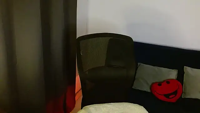 lispetite online show from September 10, 2025, 5:06 am