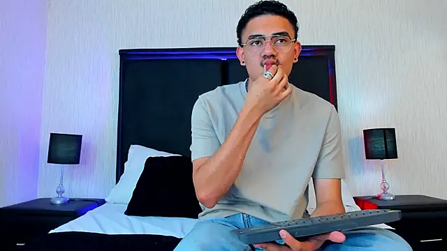 Snapshot of JadenJake chatting on July 13, 2026, 9:03 pm JadenJake online show from July 13, 2026, 9:03 pm