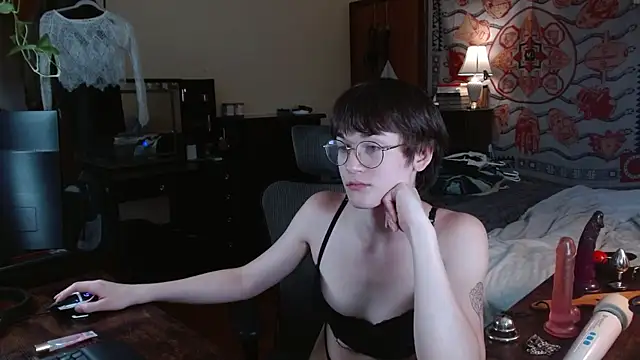 DecemberHoliday online show from July 14, 2026, 6:58 pm