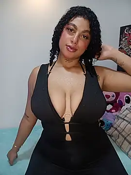 scarlett kisses online show from July 14, 2026, 12:43 am