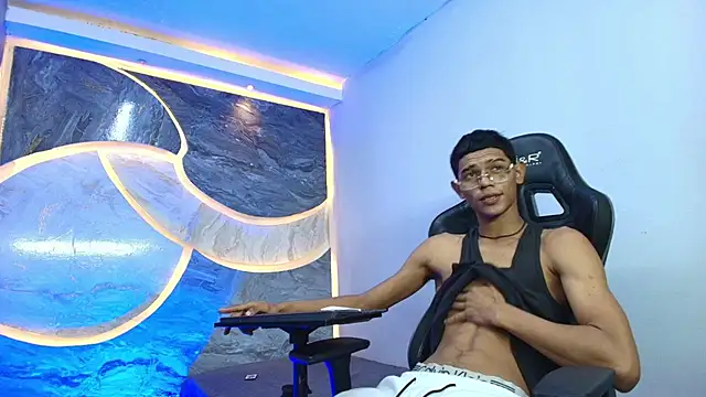 Snapshot of sex_boy33_ chatting on July 23, 2026, 6:55 am sex boy33 online show from July 23, 2026, 6:55 am