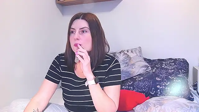 alisenties online show from February 28, 2025, 3:15 pm