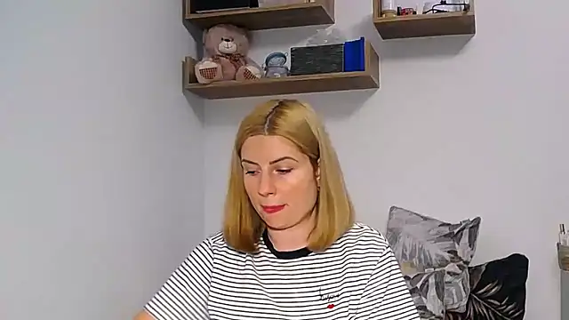 alisenties online show from December 1, 2025, 3:35 pm