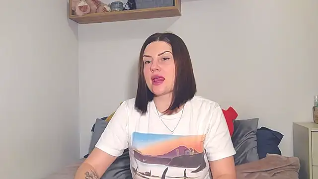 alisenties online show from January 19, 2025, 5:49 pm