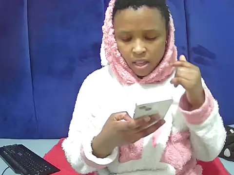 Snapshot of Serafyynxo chatting on July 15, 2026, 1:45 am Serafyynxo online show from July 15, 2026, 1:45 am