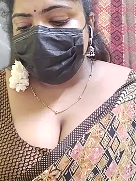 Floraa-Queen online show from July 21, 2026, 12:39 pm
