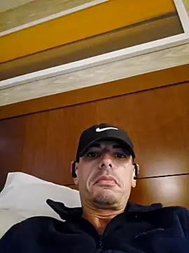 Snapshot of NEWHUNGBOY chatting on July 17, 2026, 10:07 pm NEWHUNGBOY online show from July 17, 2026, 10:07 pm