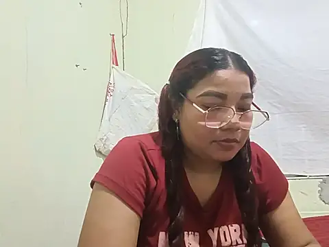 Snapshot of Stella_rouge chatting on July 16, 2026, 2:08 am Stella rouge online show from July 16, 2026, 2:08 am