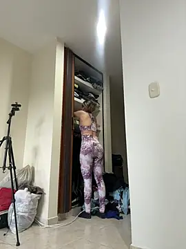 Snapshot of Iriana_Miller chatting on July 14, 2026, 10:49 pm Iriana Miller online show from July 14, 2026, 10:49 pm