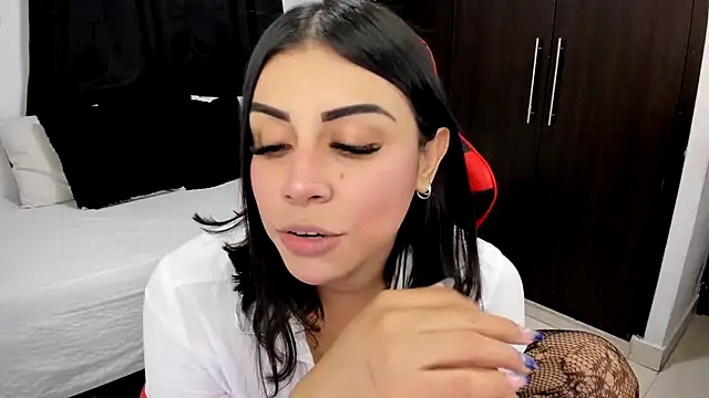 lucy007  online show from September 24, 2025, 11:21 pm