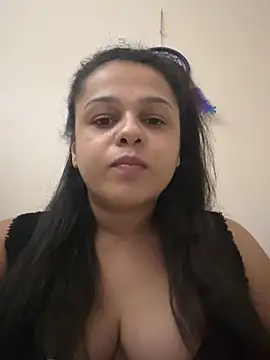 laisagauchinha online show from July 14, 2026, 6:18 am