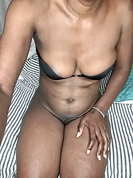 Snapshot of SexyBootyAlien chatting on August 9, 2026, 2:41 am SexyBootyAlien online show from August 9, 2026, 2:41 am