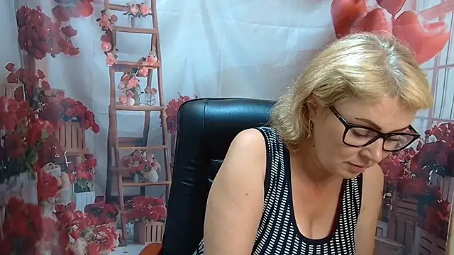 Snapshot of LindaSloboda chatting on July 15, 2026, 1:18 pm LindaSloboda online show from July 15, 2026, 1:18 pm