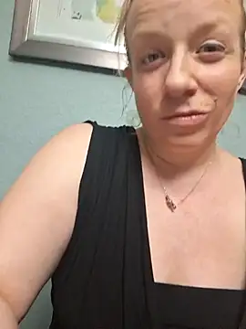 XxMs StarzxX online show from February 14, 2025, 6:34 am