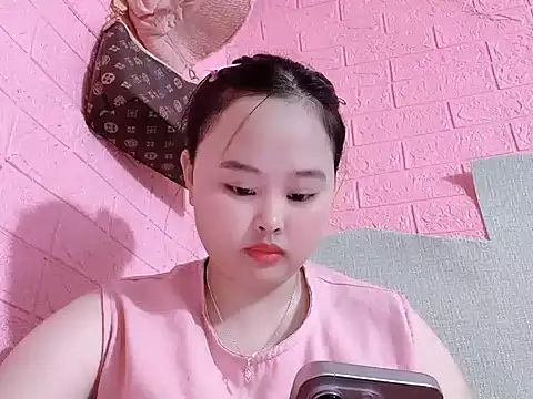 Snapshot of Minee99 chatting on July 17, 2026, 8:33 am Minee99 online show from July 17, 2026, 8:33 am