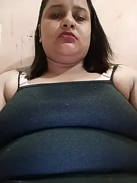 Snapshot of Queen_Karishma chatting on July 17, 2026, 7:11 pm Queen Karishma online show from July 17, 2026, 7:11 pm