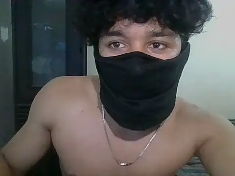 Snapshot of roxiii_ chatting on July 19, 2026, 2:03 pm roxiii online show from July 19, 2026, 2:03 pm