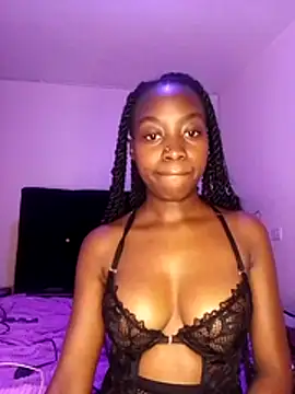 Snapshot of DreamyDollXX chatting on August 4, 2026, 1:21 am DreamyDollXX online show from August 4, 2026, 1:21 am