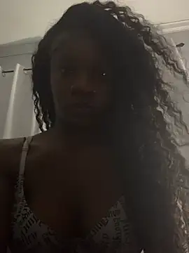 Snapshot of therealgiabenj chatting on July 21, 2026, 12:39 pm therealgiabenj online show from July 21, 2026, 12:39 pm