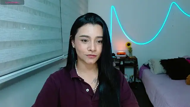 Snapshot of IsoldeReyes chatting on August 7, 2026, 5:24 am IsoldeReyes online show from August 7, 2026, 5:24 am