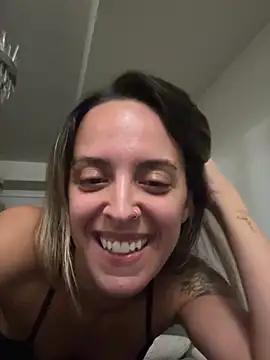 mellybearzzz online show from July 22, 2026, 8:49 am