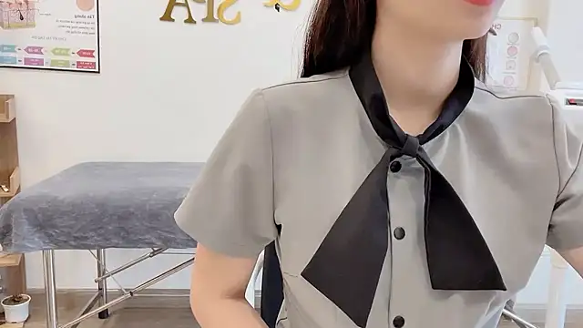 Katy Bae online show from November 11, 2025, 5:02 am