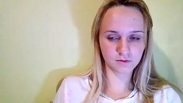 Snapshot of SunSakura chatting on August 3, 2026, 8:48 pm SunSakura online show from August 3, 2026, 8:48 pm