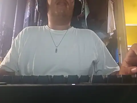 Spine Hot online show from July 28, 2026, 8:52 pm
