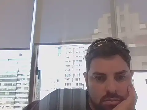 robredoj online show from October 17, 2025, 5:15 pm