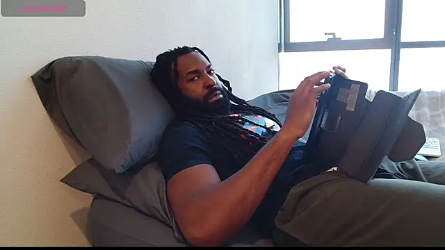 Snapshot of blackmuscless chatting on July 23, 2026, 6:15 pm blackmuscless online show from July 23, 2026, 6:15 pm