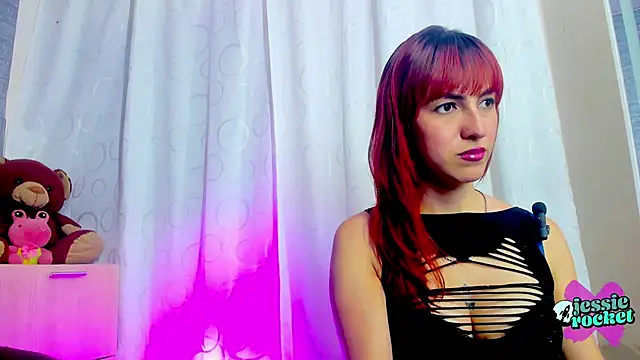 jessierocketx online show from April 12, 2026, 11:41 pm