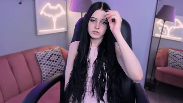 Chloe Kingsley online show from July 25, 2026, 7:05 am