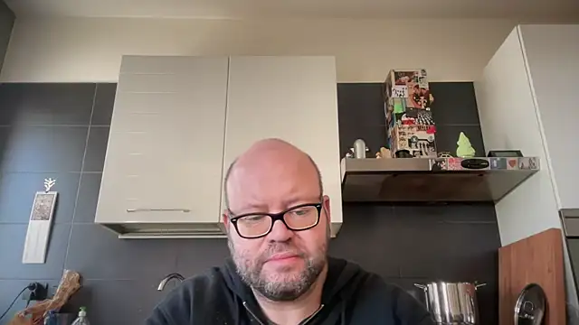 Snapshot of theitalianbear chatting on October 10, 2025, 8:26 am theitalianbear online show from October 10, 2025, 8:26 am