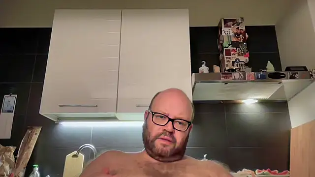 Snapshot of theitalianbear chatting on July 16, 2026, 1:35 am theitalianbear online show from July 16, 2026, 1:35 am