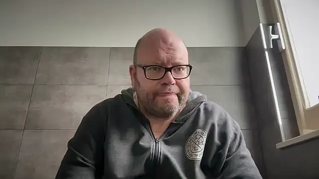 Snapshot of theitalianbear chatting on October 3, 2025, 6:59 am theitalianbear online show from October 3, 2025, 6:59 am