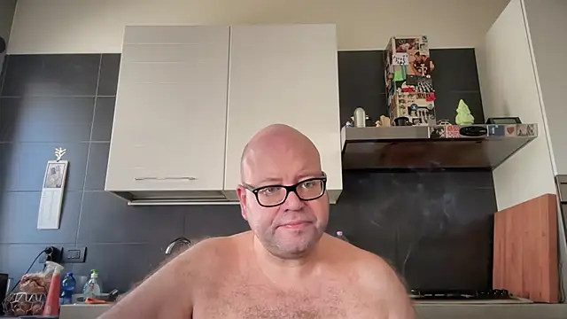 Snapshot of theitalianbear chatting on September 24, 2025, 9:38 am theitalianbear online show from September 24, 2025, 9:38 am